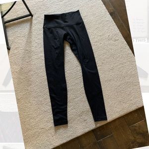 Sz 8 high waisted Lululemon wunder unders